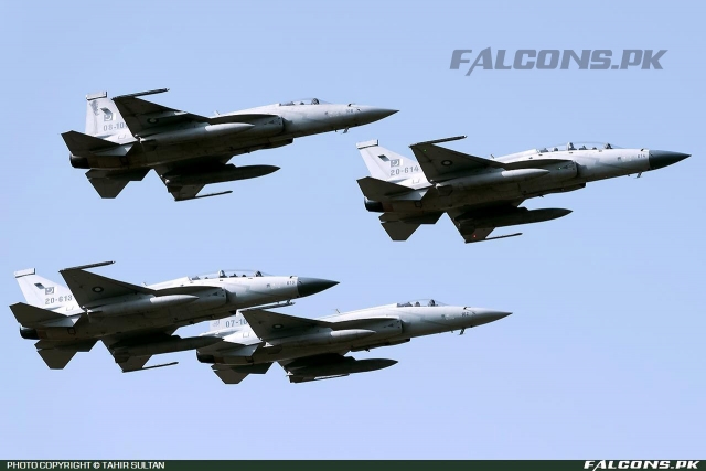 Pakistan Air Force JF 17 Tahir Sultan 640
