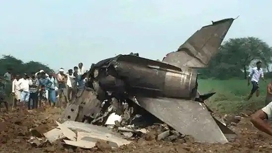 FUERZA AÉREA DE LA INDIA - Página 13 India_MiG-21_crash