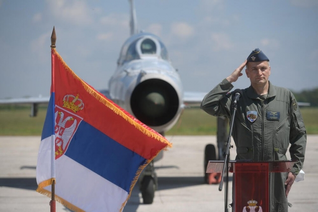 FUERZA AEREA SERBIA Serbia_MiG-21_farewell_640