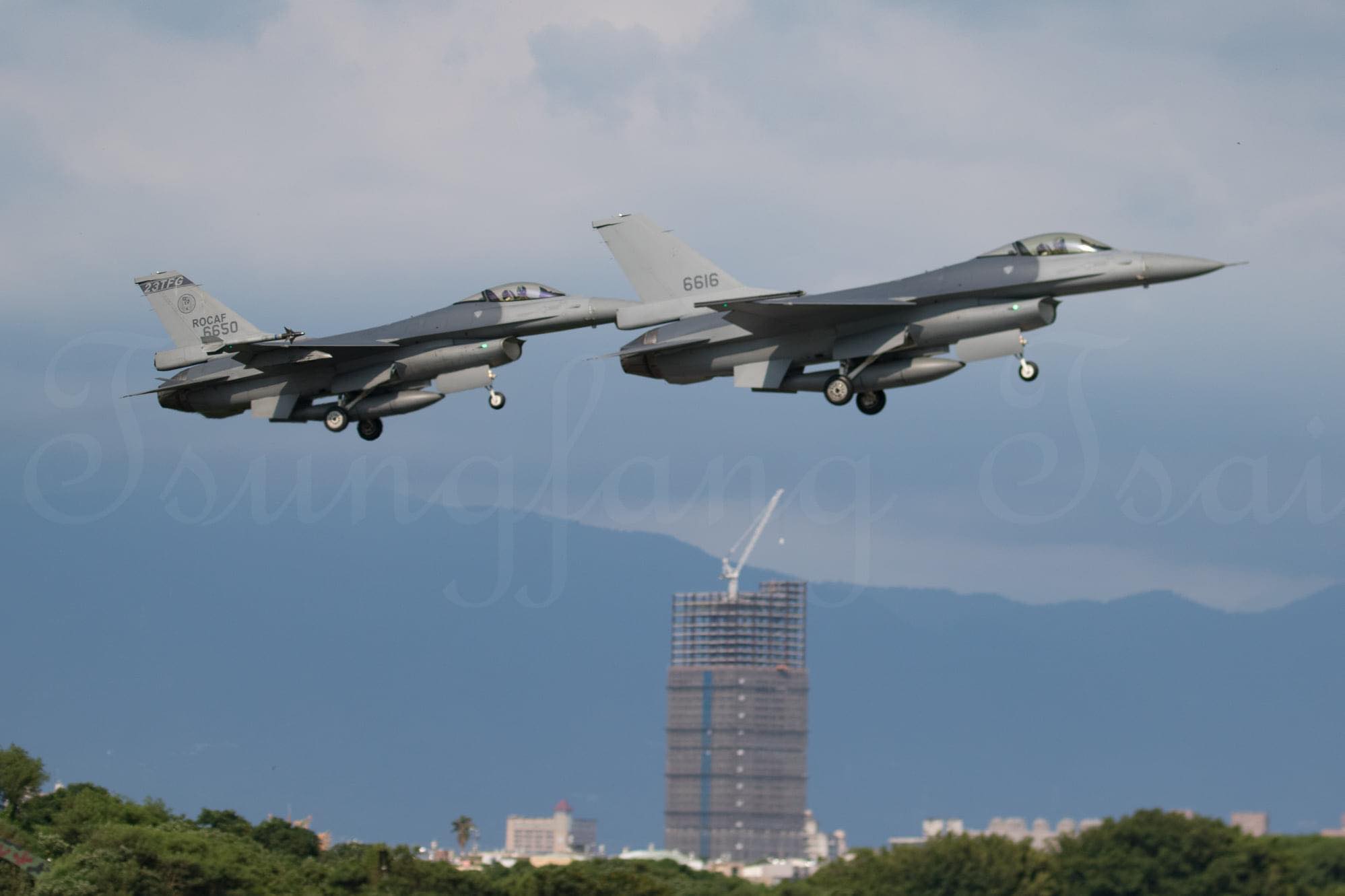 FUERZA AÉREA DE TAIWÁN Taiwan_F-16V_6650_Tsungfang_Tsai