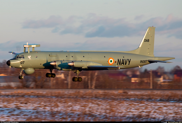 Armée Indienne / Indian Armed Forces - Page 5 India_Navy_Il-38SD_IN307_credit_Vyacheslav_Grushnikov_640