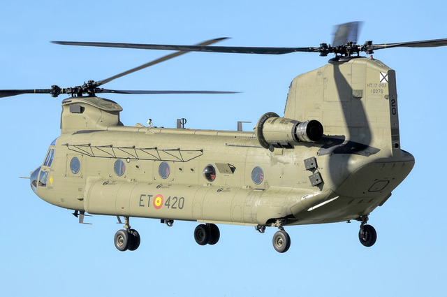 Aircraft: Boeing CH-47F "Chinook".Serial: HT.17-20A- 10276/ET-420.Operator: FAMET (Spanish Army).Site: ‘Coronel Maté’ FAMET Base, Colmenar Viejo (Madrid, Spain). Three different views of the new FAMET´s Chinook. Officially delivered on 29Jan22. © Text and Photos, Paco Rivas, 2022. For use in Scramble.
