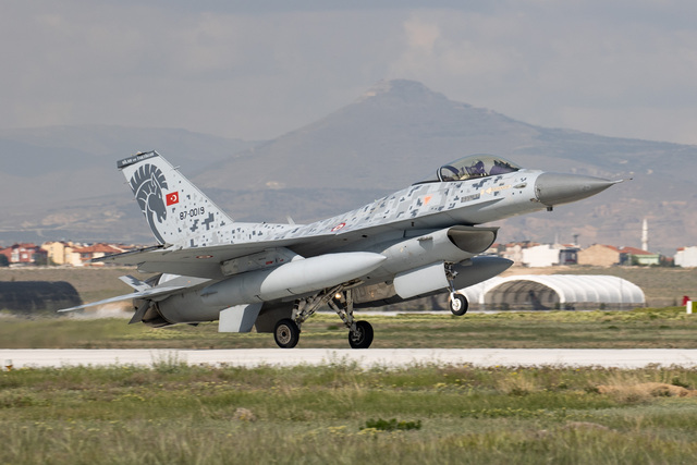 Türkiye TurAF F 16C Ozgur 87 0019 credit Marco Dijkshoorn 640