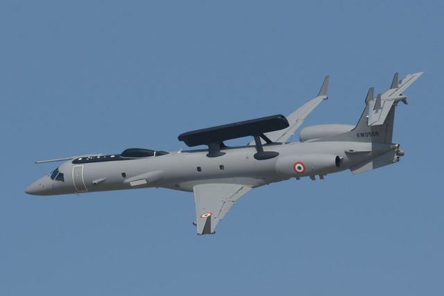 India IAF ERJ145 KW3556 OBKH 17Jan14 Patrick van Stiphout 640